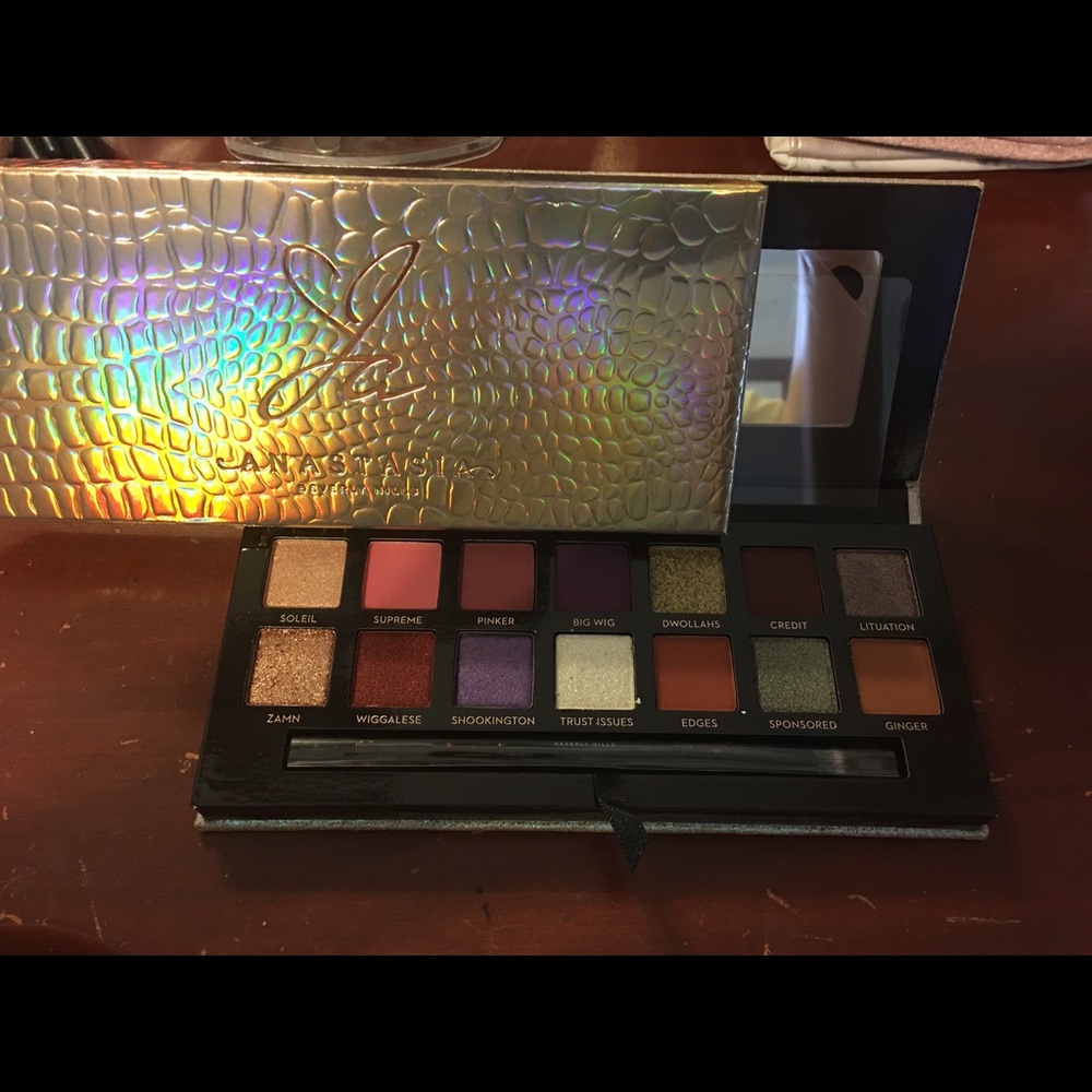 Jackie Aina Palette